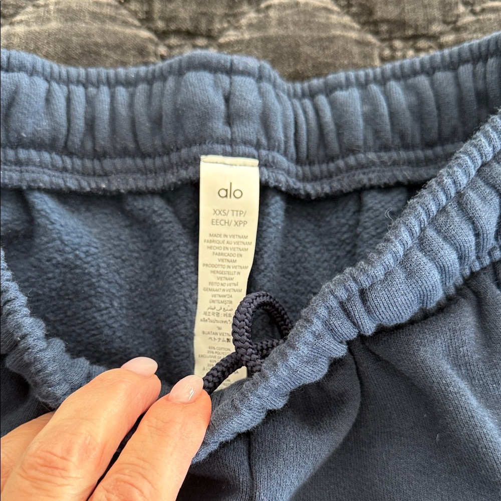 ALO Yoga Accolade Navy Blue Pullover Hoodie XS and sweats size xxs - Picture 5 of 6